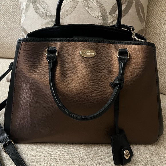 Coach Handbags - Coach two-tone copper-brown and black hand bag with shoulder strap. Gorgeous!❣️